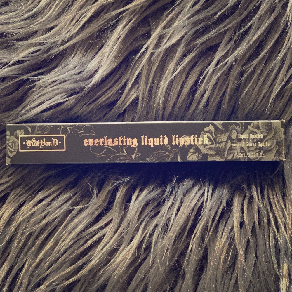 .Kat Von D.  Everlasting Liquid Lipstick